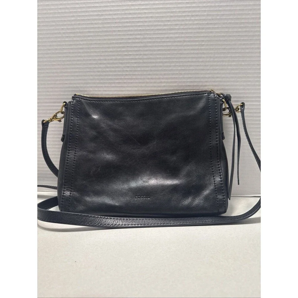 Fossil genuine women